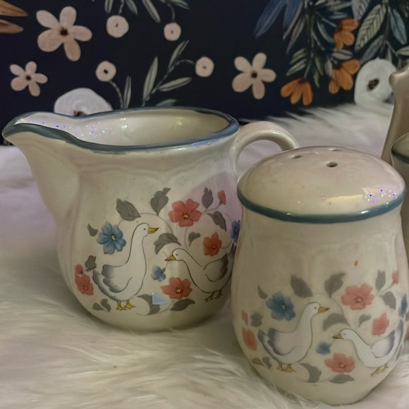 Vintage Country Classics Geese Kitchen Set - Picture 3 of 10